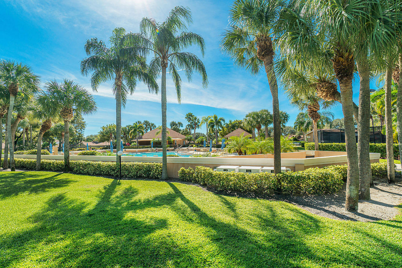 245 Ridge Road Jupiter, FL 33477 - Photo 24 of 34 004-AmentiesforTheridge-Jupiter-FL-small