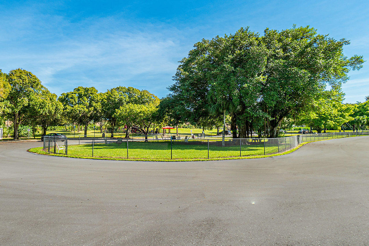245 Ridge Road Jupiter, FL 33477 - Photo 27 of 34 007-AmentiesforTheridge-Jupiter-FL-small
