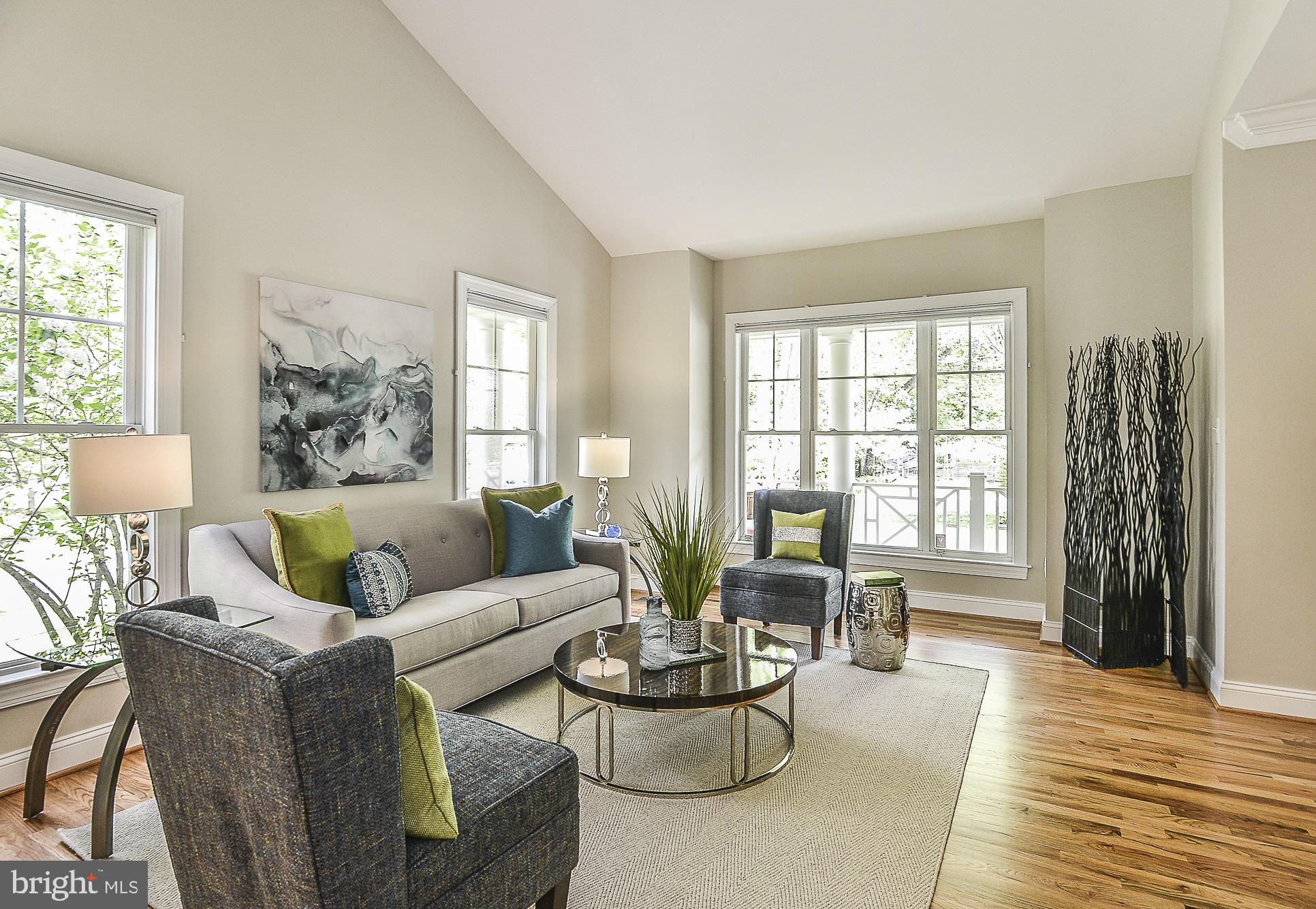 7620 Cabin Road Cabin John, MD 20818 - Photo 6 of 37 Living Room