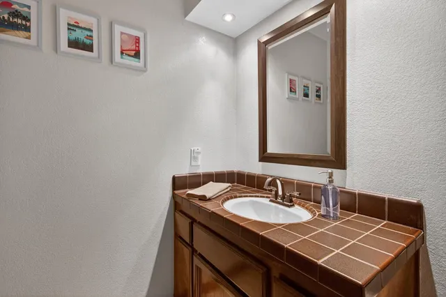 $829,000 | 5306 Saddle Lane, Fair Oaks, CA 95628