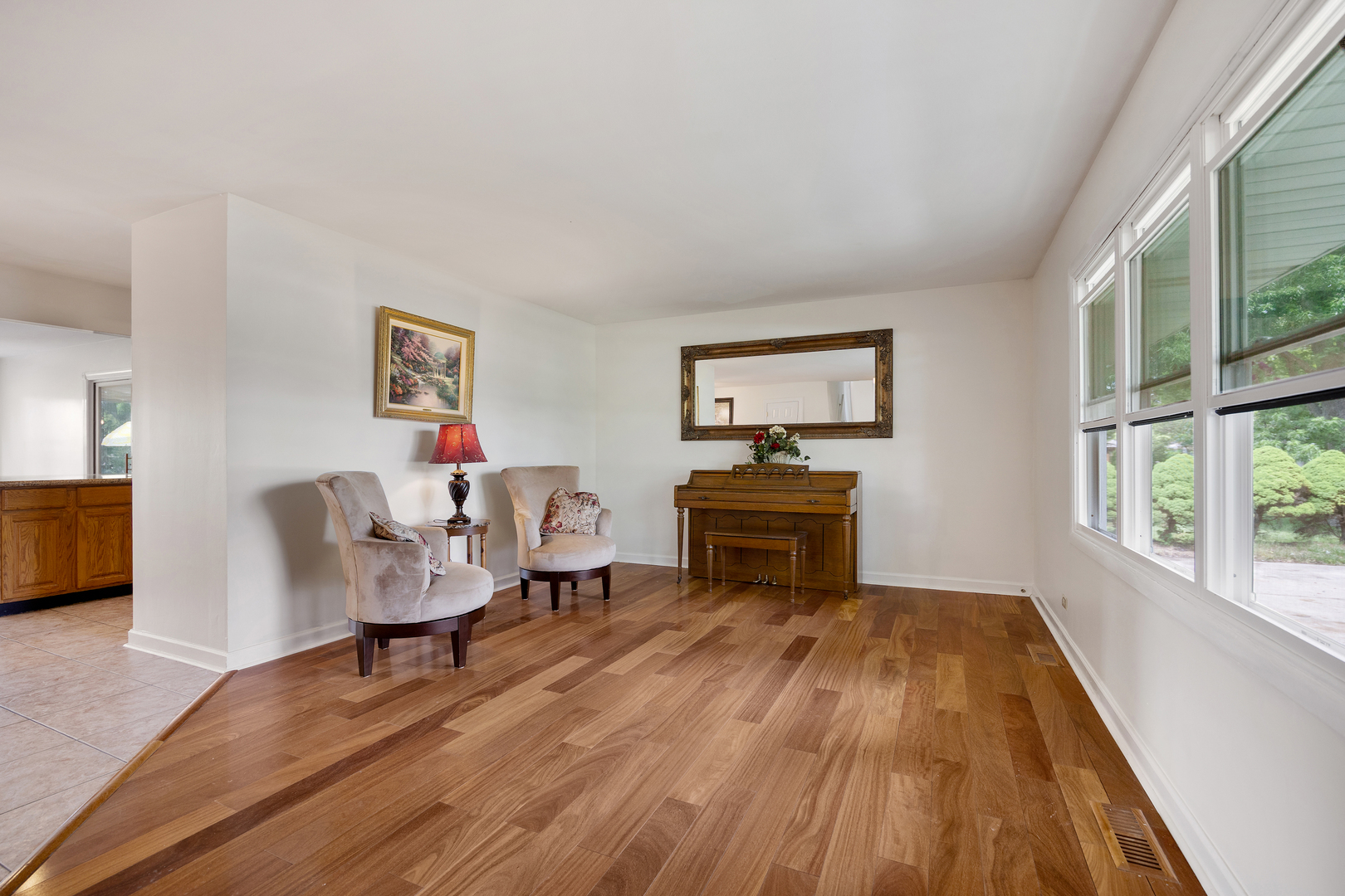 586 Aztec Drive Carol Stream, IL 60188 - Photo 5 of 26