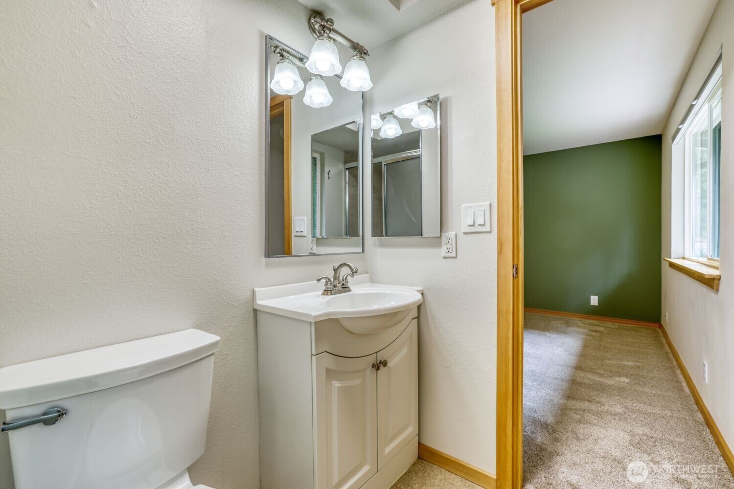 9615 Northeast 201st Street Bothell, WA 98011 - Photo 13 of 28