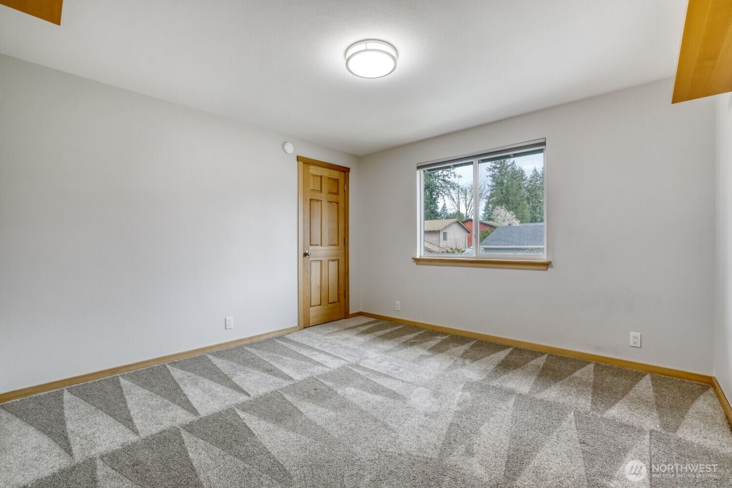 9615 Northeast 201st Street Bothell, WA 98011 - Photo 16 of 28