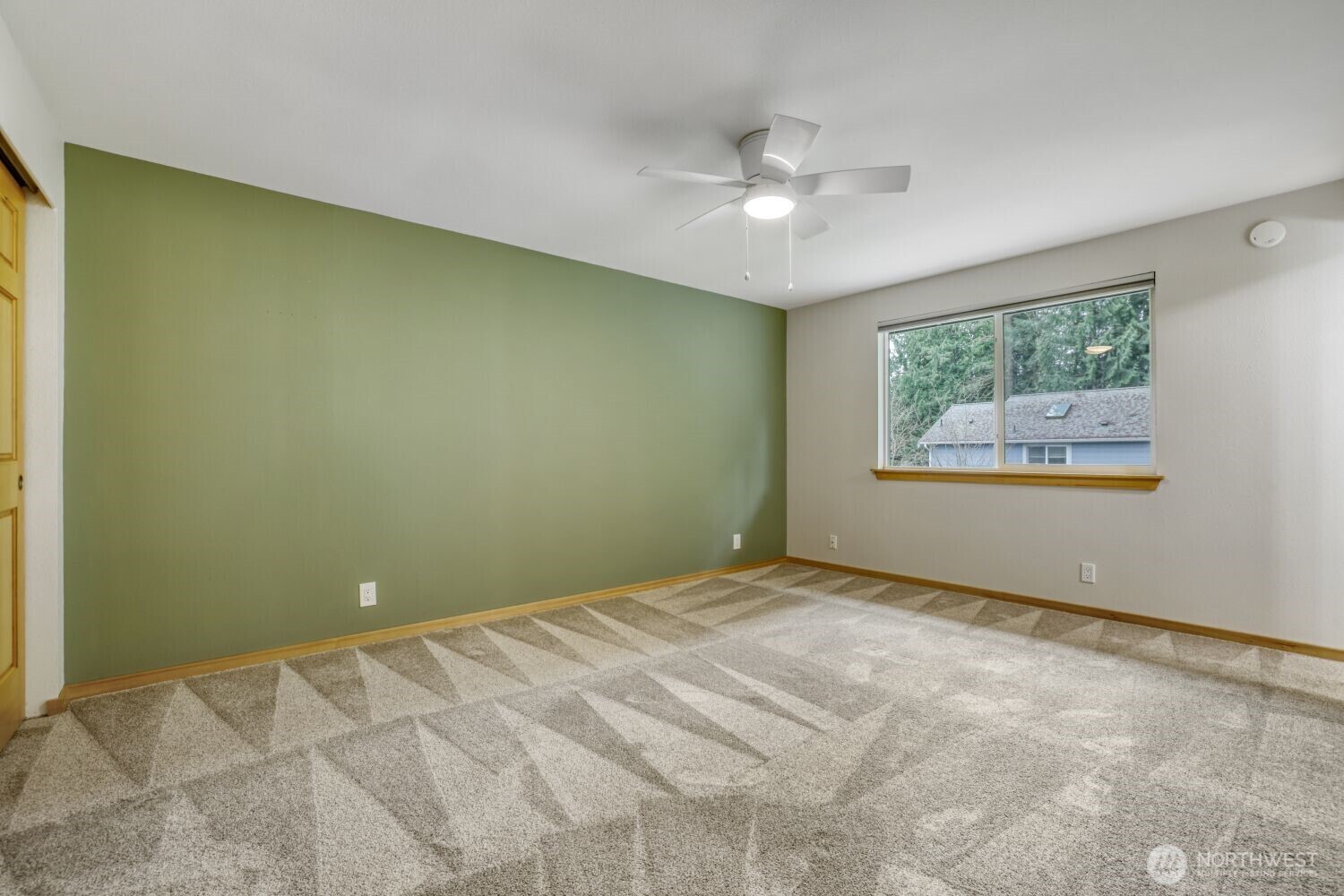 9615 Northeast 201st Street Bothell, WA 98011 - Photo 18 of 28