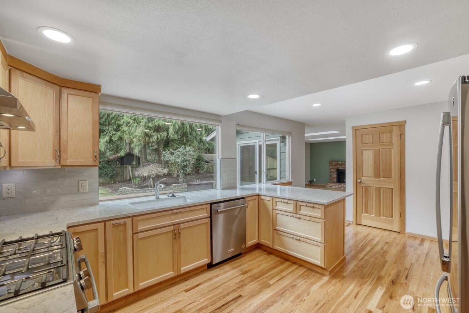 9615 Northeast 201st Street Bothell, WA 98011 - Photo 7 of 28