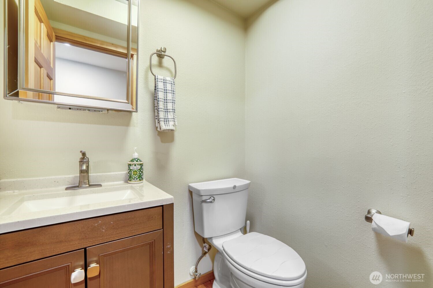 9615 Northeast 201st Street Bothell, WA 98011 - Photo 10 of 28