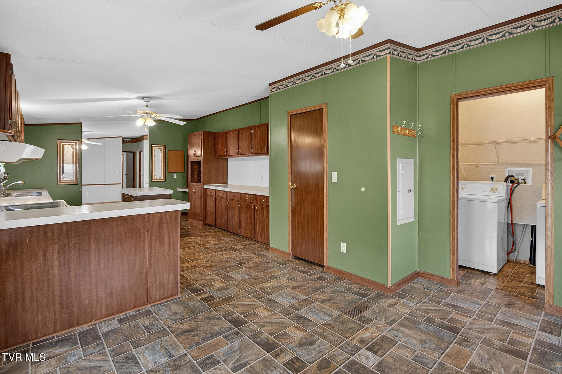 62 Roaming Drive Chuckey, TN 37641 - Photo 11 of 37 D-Neas-62-Roaming-Drive-Interior-8363