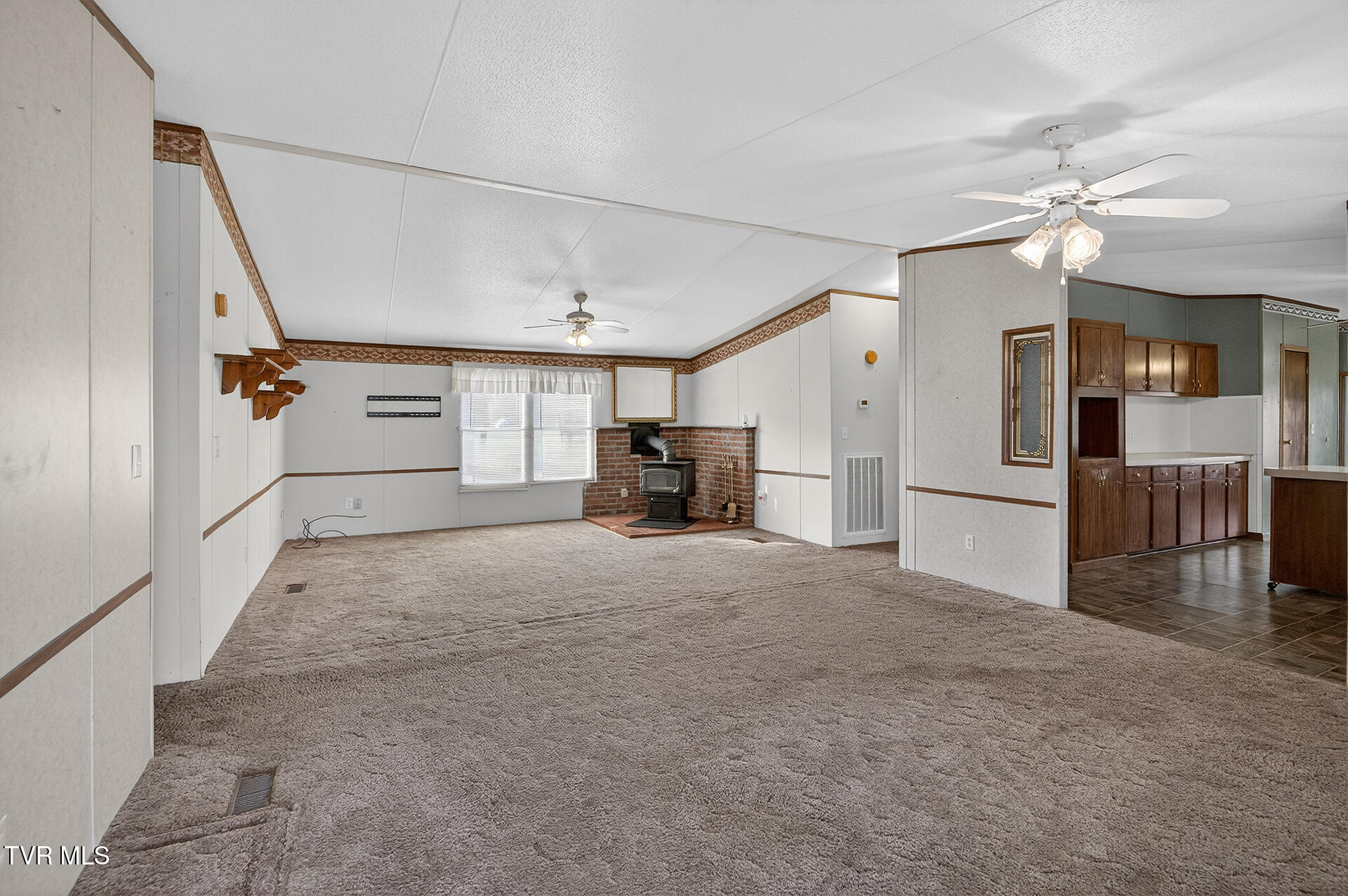 62 Roaming Drive Chuckey, TN 37641 - Photo 6 of 37 D-Neas-62-Roaming-Drive-Interior-8221