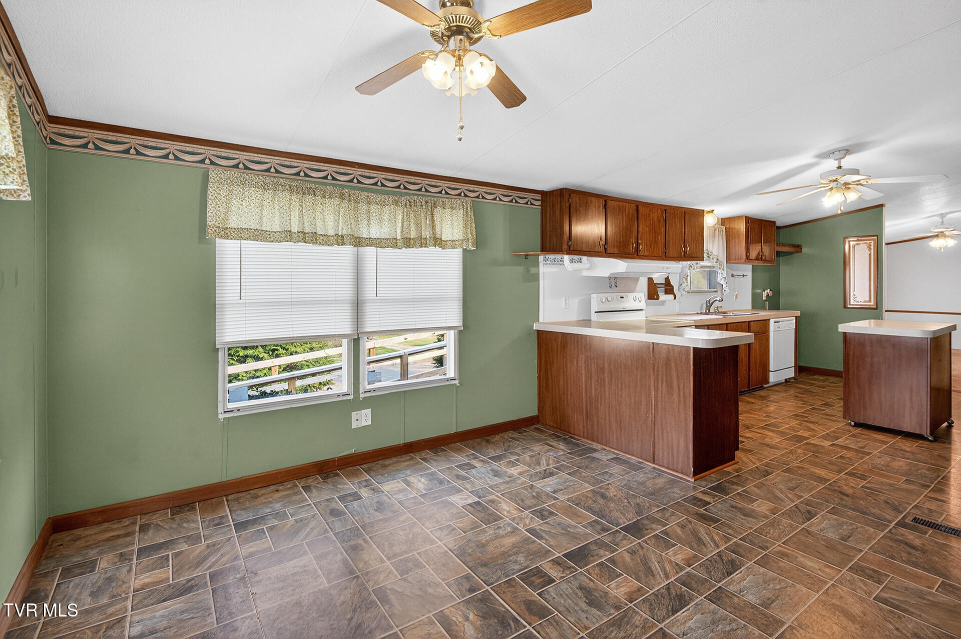 62 Roaming Drive Chuckey, TN 37641 - Photo 10 of 37 D-Neas-62-Roaming-Drive-Interior-8359