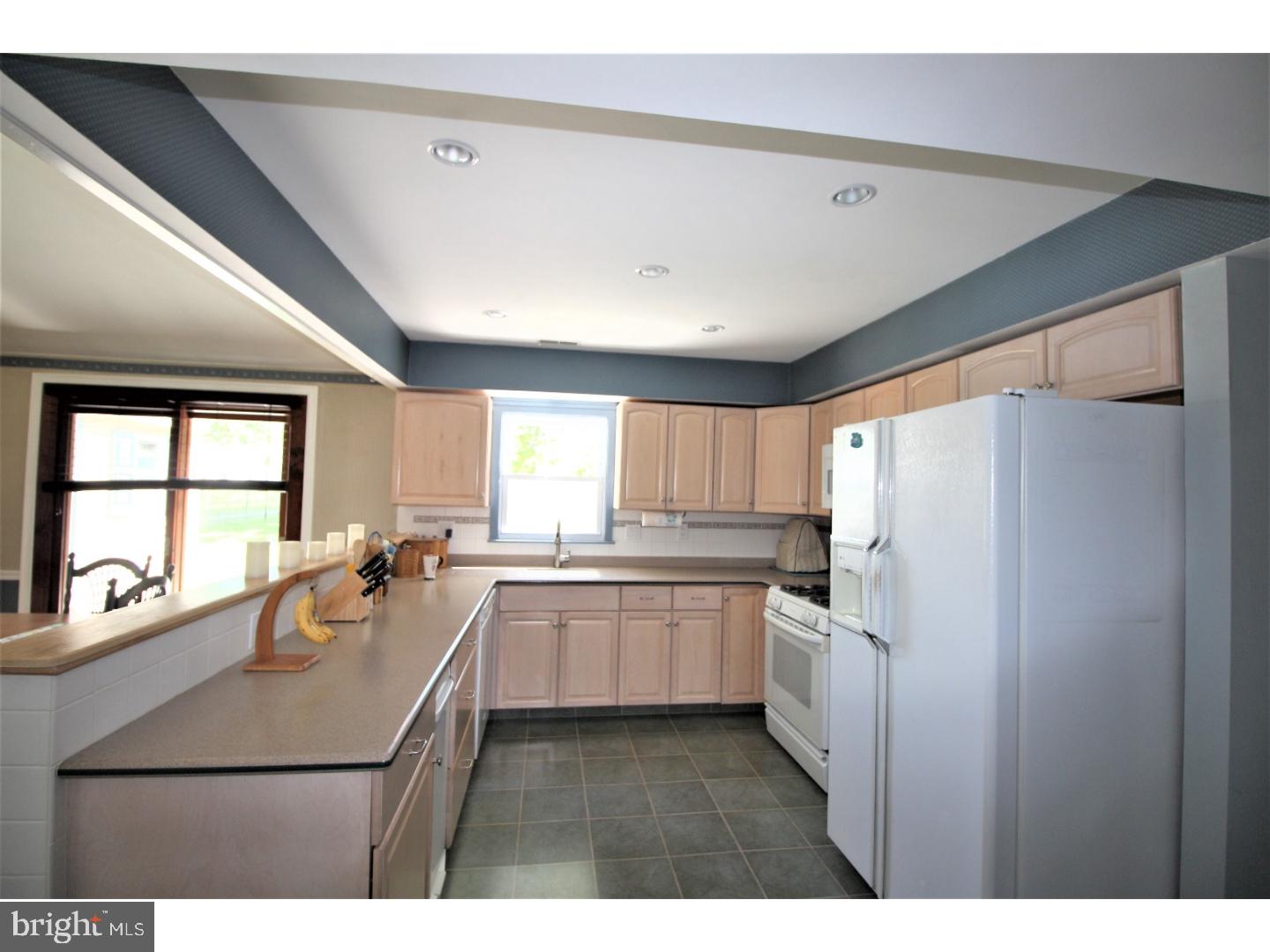 328 Flint Road Langhorne, PA 19047 - Photo 2 of 25 Gallery Image 2