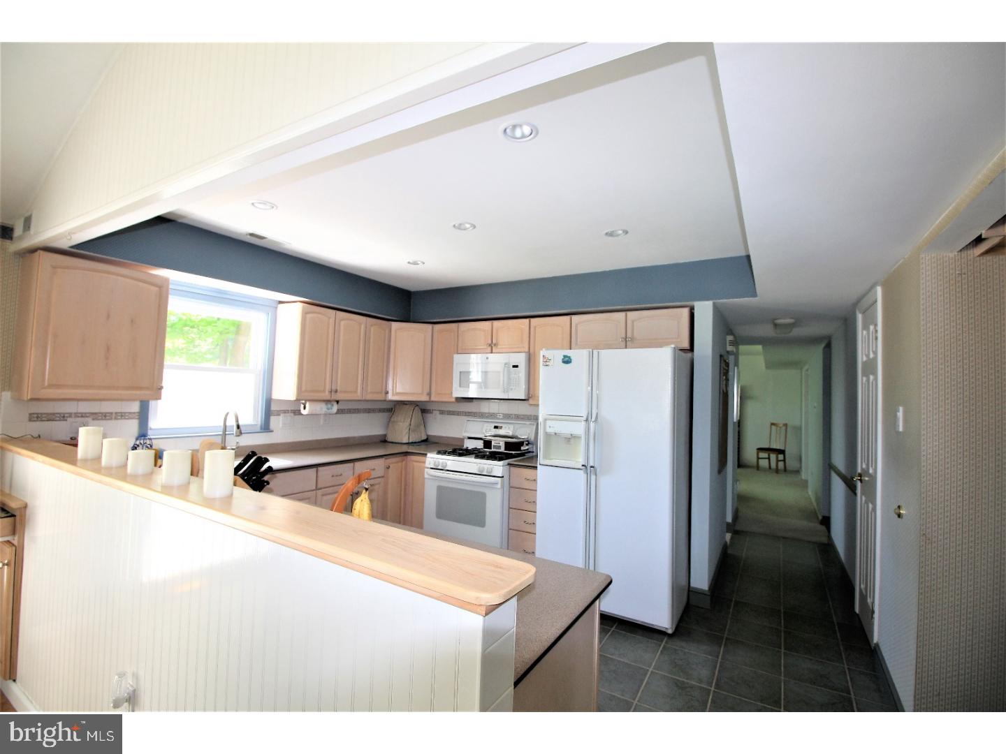 328 Flint Road Langhorne, PA 19047 - Photo 3 of 25 Gallery Image 3