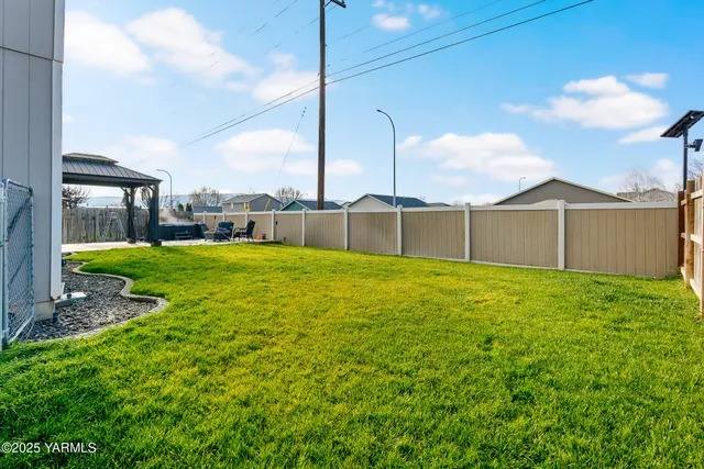 $429,900 | 206 South Zeus Street, Moxee, WA 98936