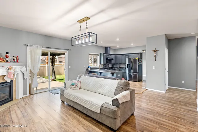 $429,900 | 206 South Zeus Street, Moxee, WA 98936