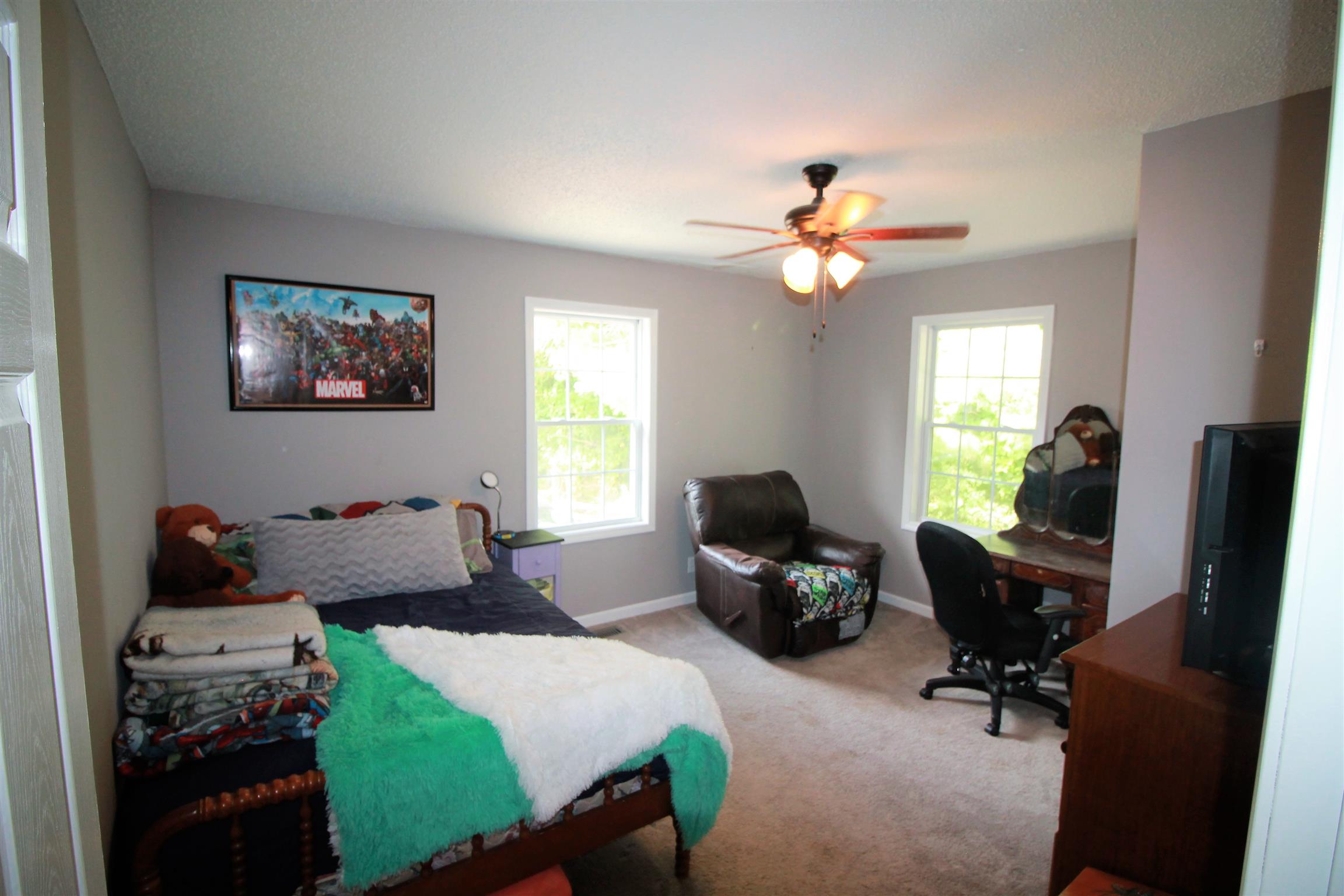 216 Hawkins Road Clarksville, TN 37040 - Photo 16 of 29 Spacious 3rd bedroom!