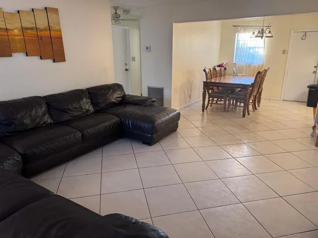 $2,290 | 2421 Johnson Street, Hollywood, FL 33020