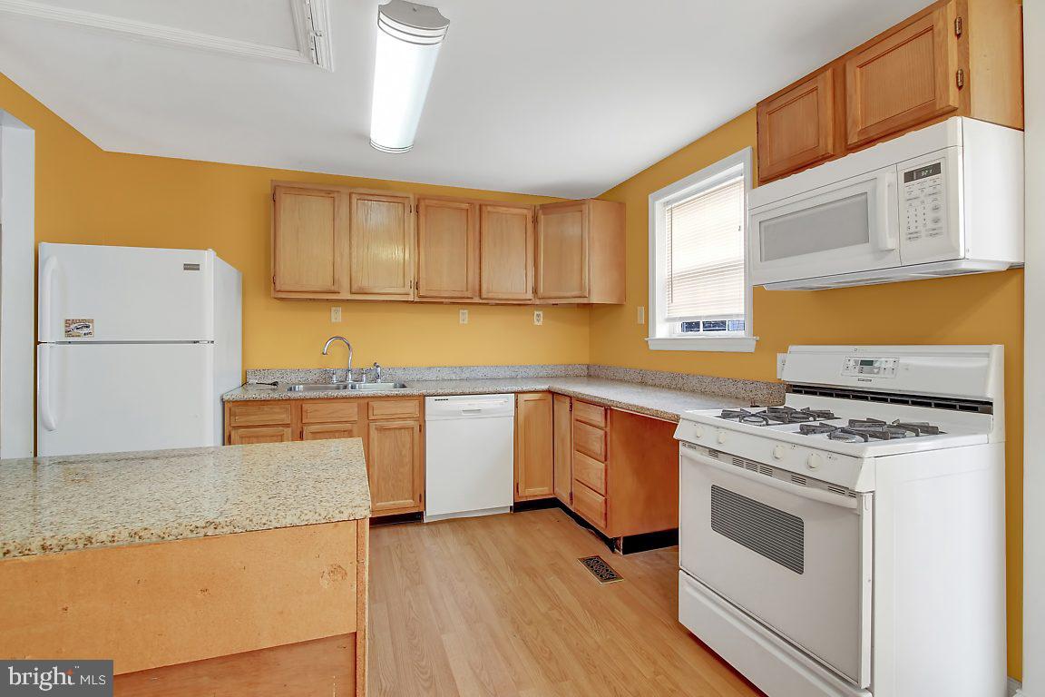 1848 Marshall Road Baltimore, MD 21222 - Photo 9 of 23