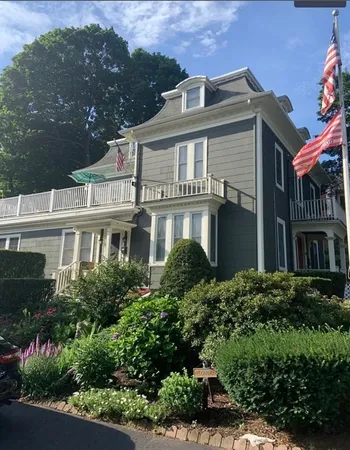 $3,250 | 15 Chestnut Street, Unit 2, Melrose, MA 02176