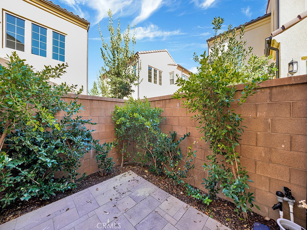 120 Messenger Irvine, CA 92618 - Photo 26 of 26 a front view of a house with plants