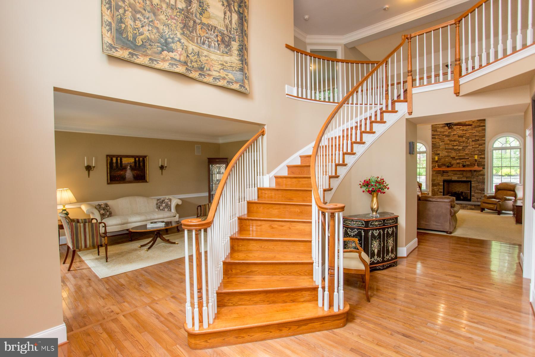 2131 Hawthorne Road New Hope, PA 18938 - Photo 6 of 48 Curved Oak Staircase