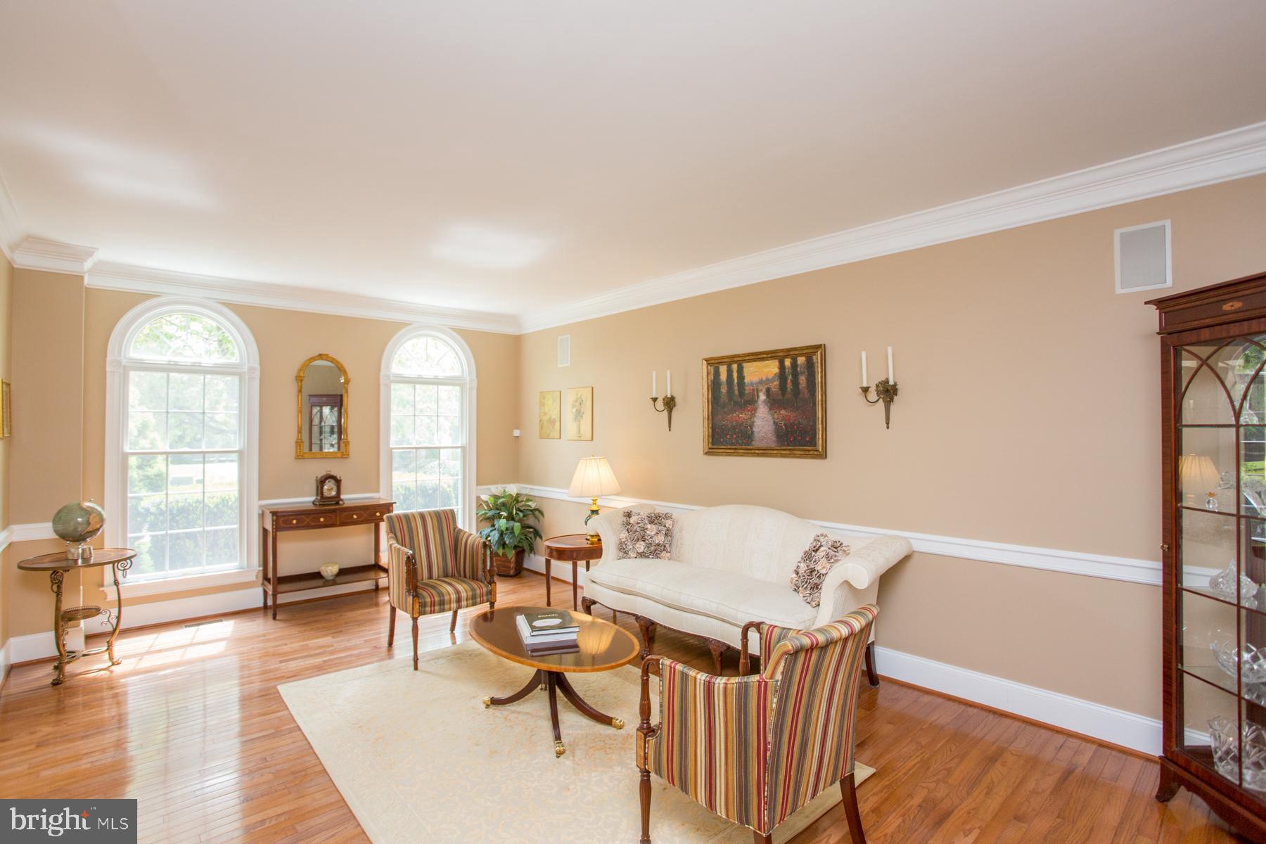 2131 Hawthorne Road New Hope, PA 18938 - Photo 10 of 48 Living Room with Palladian Windows