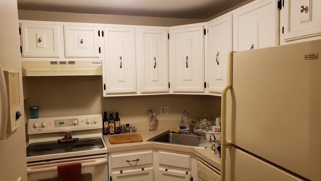 151 Providence Road, Unit 13 Grafton, MA 01519 - Photo 4 of 15 Gallery Image 4