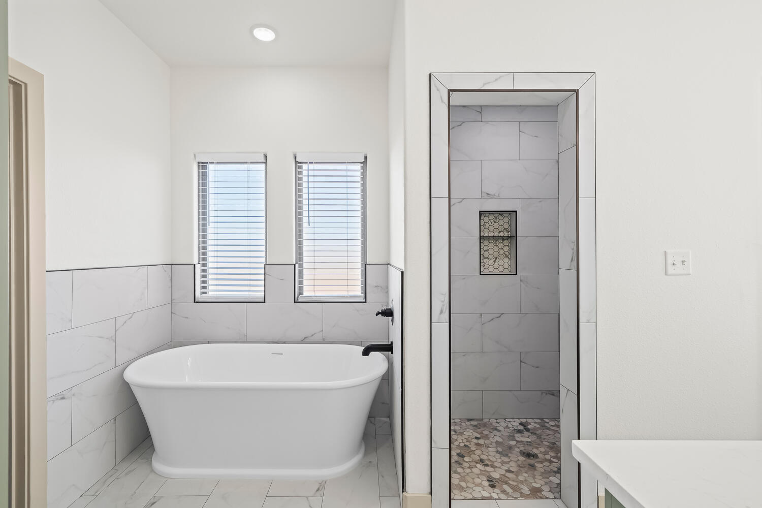 8412 North County Road 1300 Shallowater, TX 79363 - Photo 5 of 43 a bathroom with a bathtub and shower