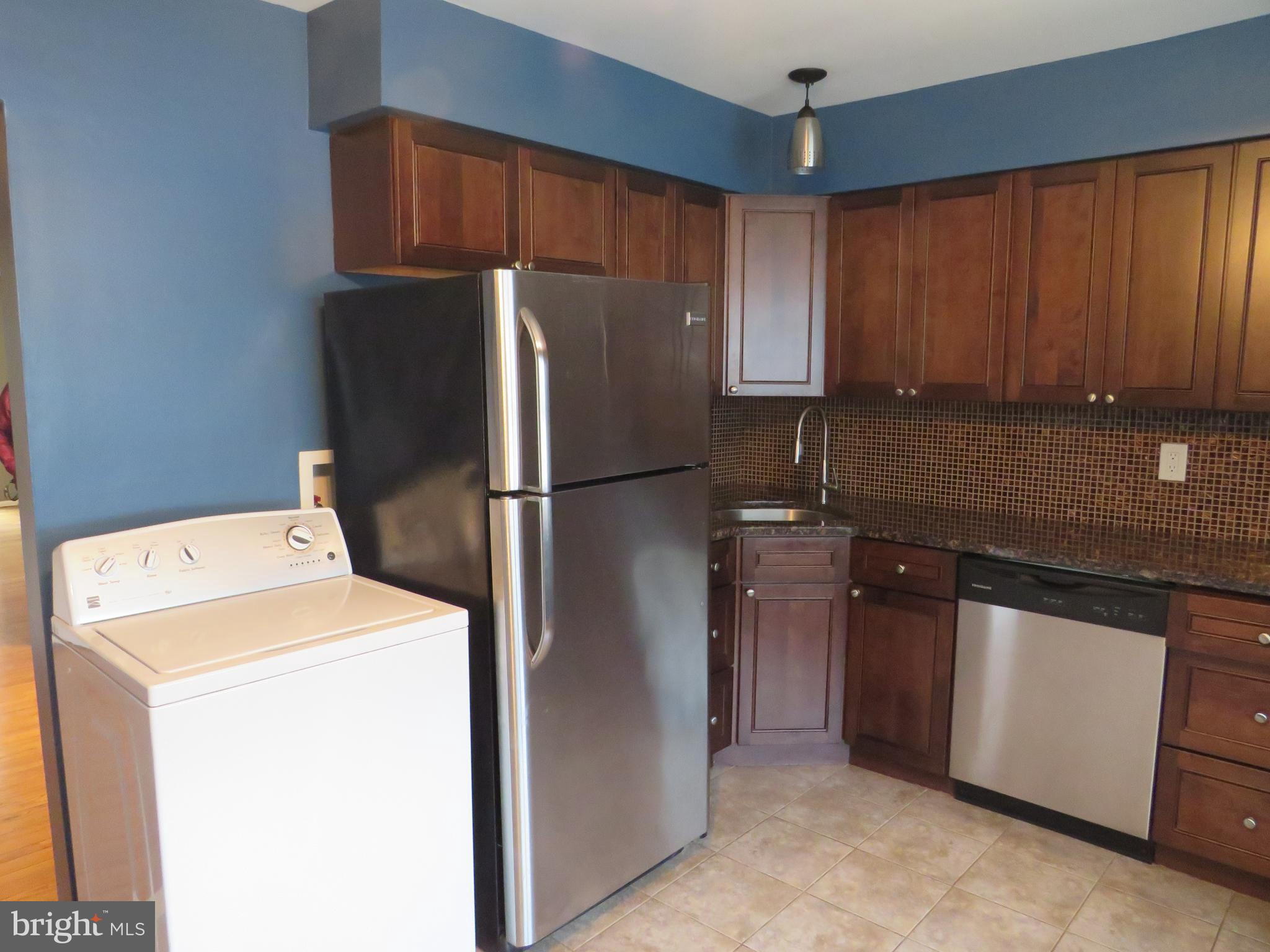 1816 Silver Court Hamilton, NJ 08690 - Photo 14 of 38