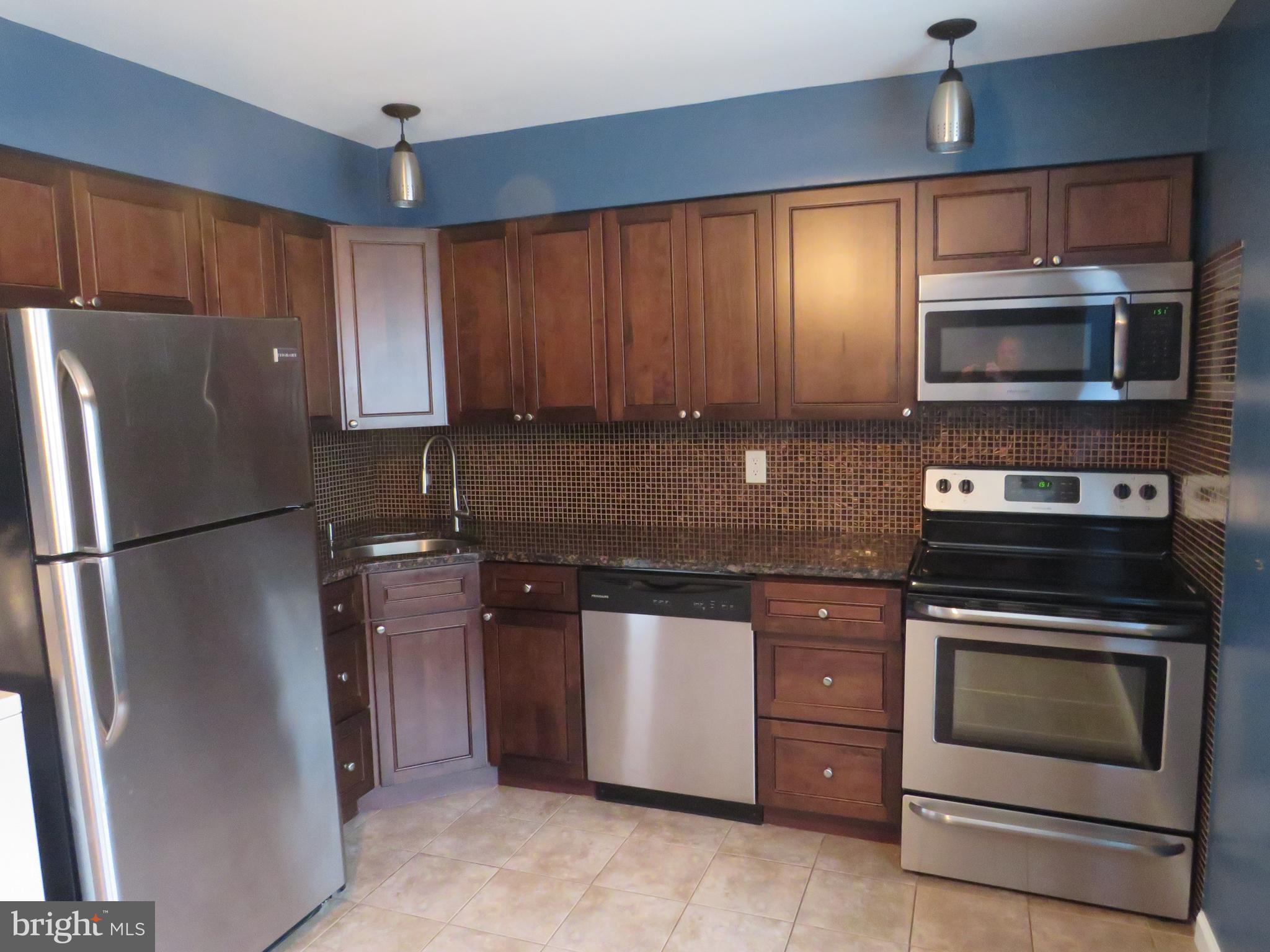 1816 Silver Court Hamilton, NJ 08690 - Photo 15 of 38