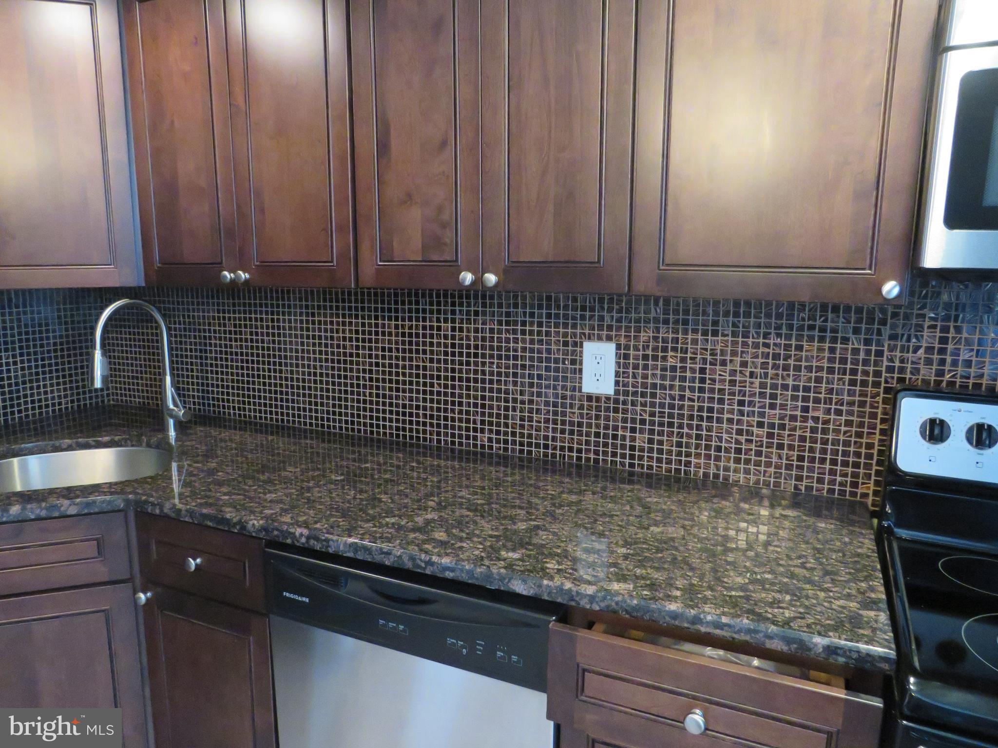 1816 Silver Court Hamilton, NJ 08690 - Photo 16 of 38