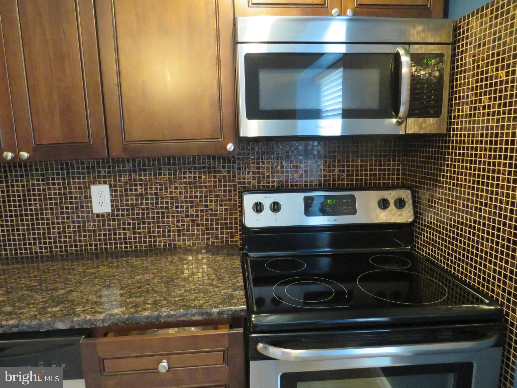 1816 Silver Court Hamilton, NJ 08690 - Photo 17 of 38