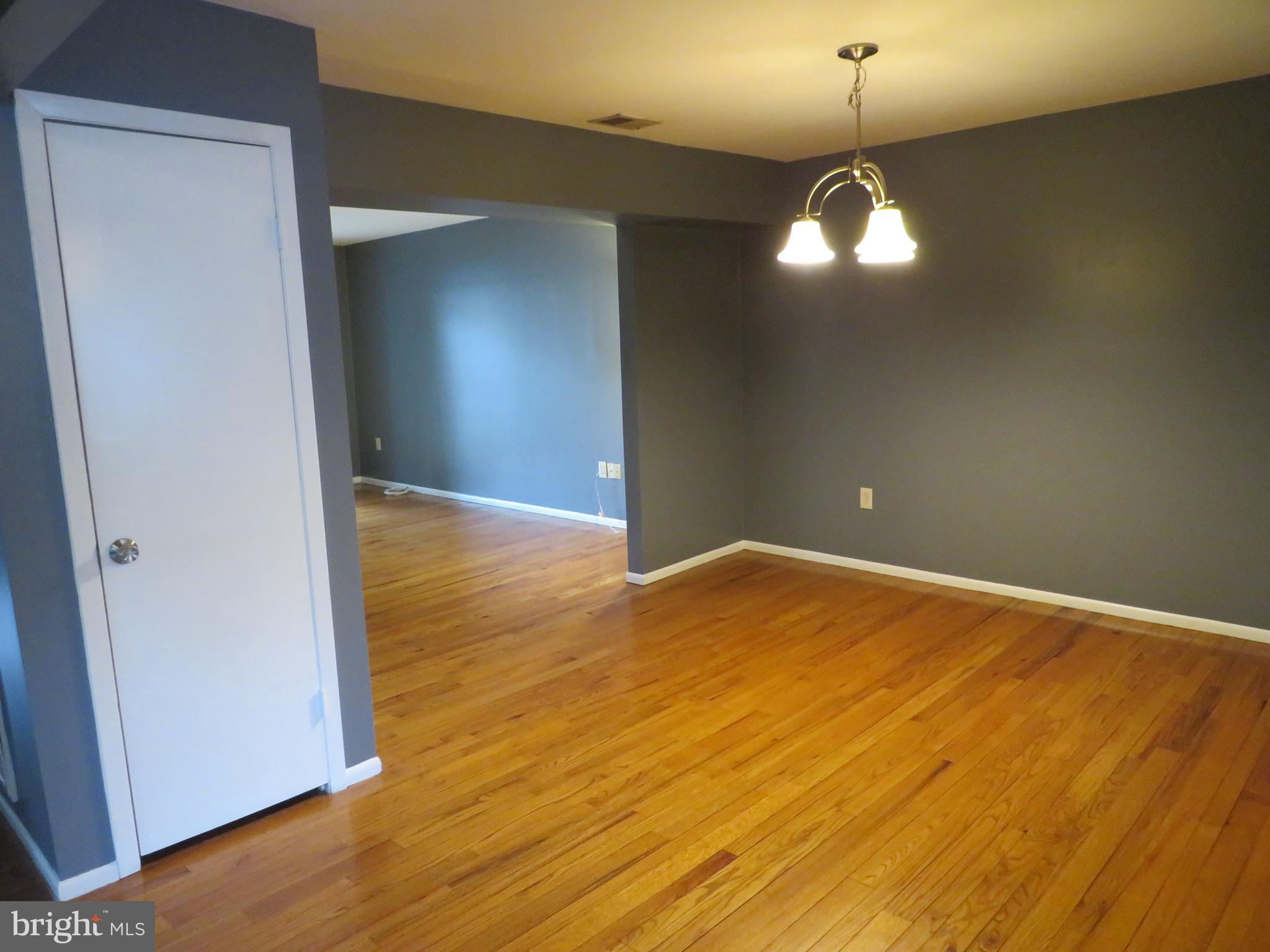 1816 Silver Court Hamilton, NJ 08690 - Photo 6 of 38