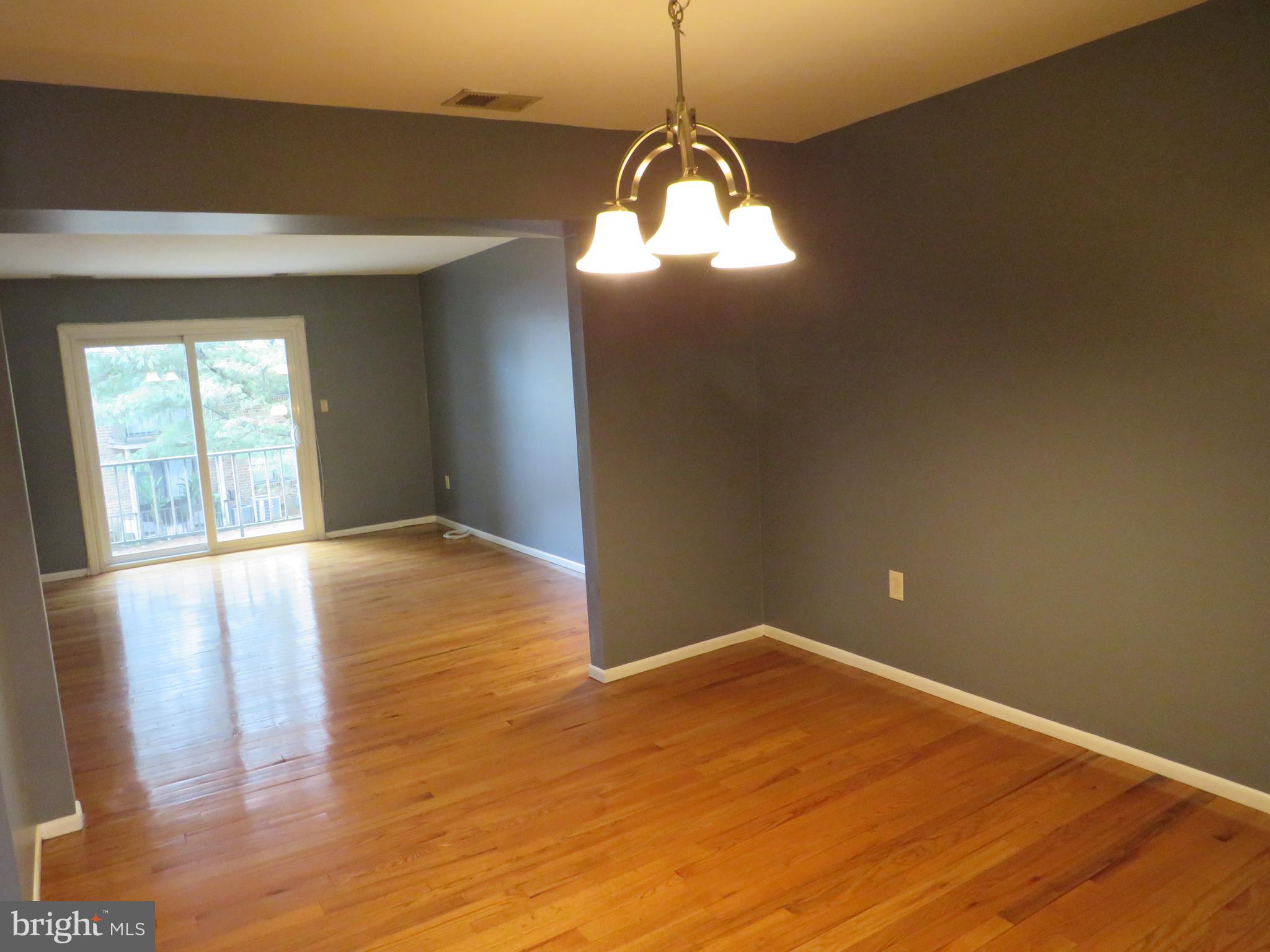 1816 Silver Court Hamilton, NJ 08690 - Photo 8 of 38