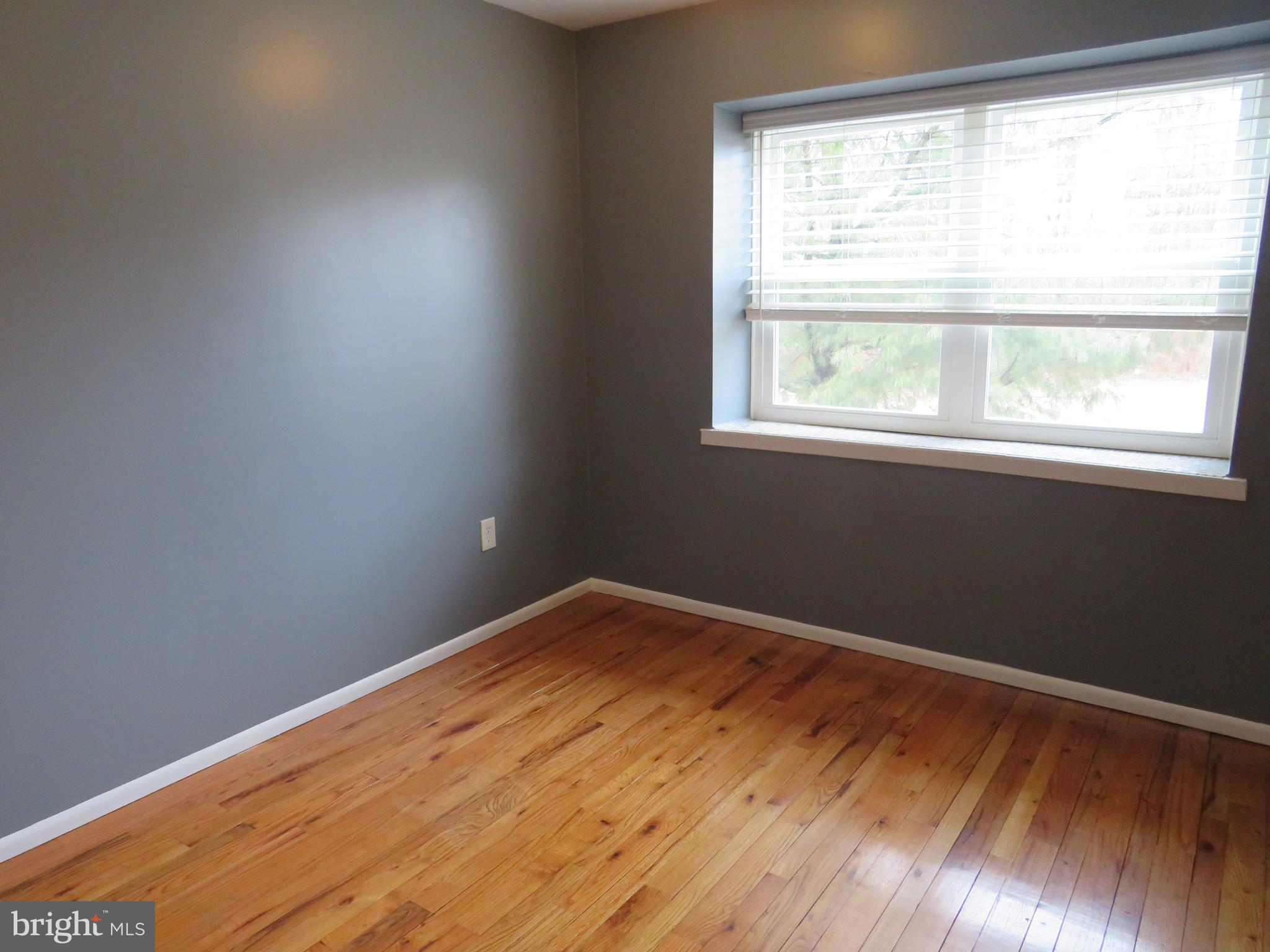 1816 Silver Court Hamilton, NJ 08690 - Photo 9 of 38