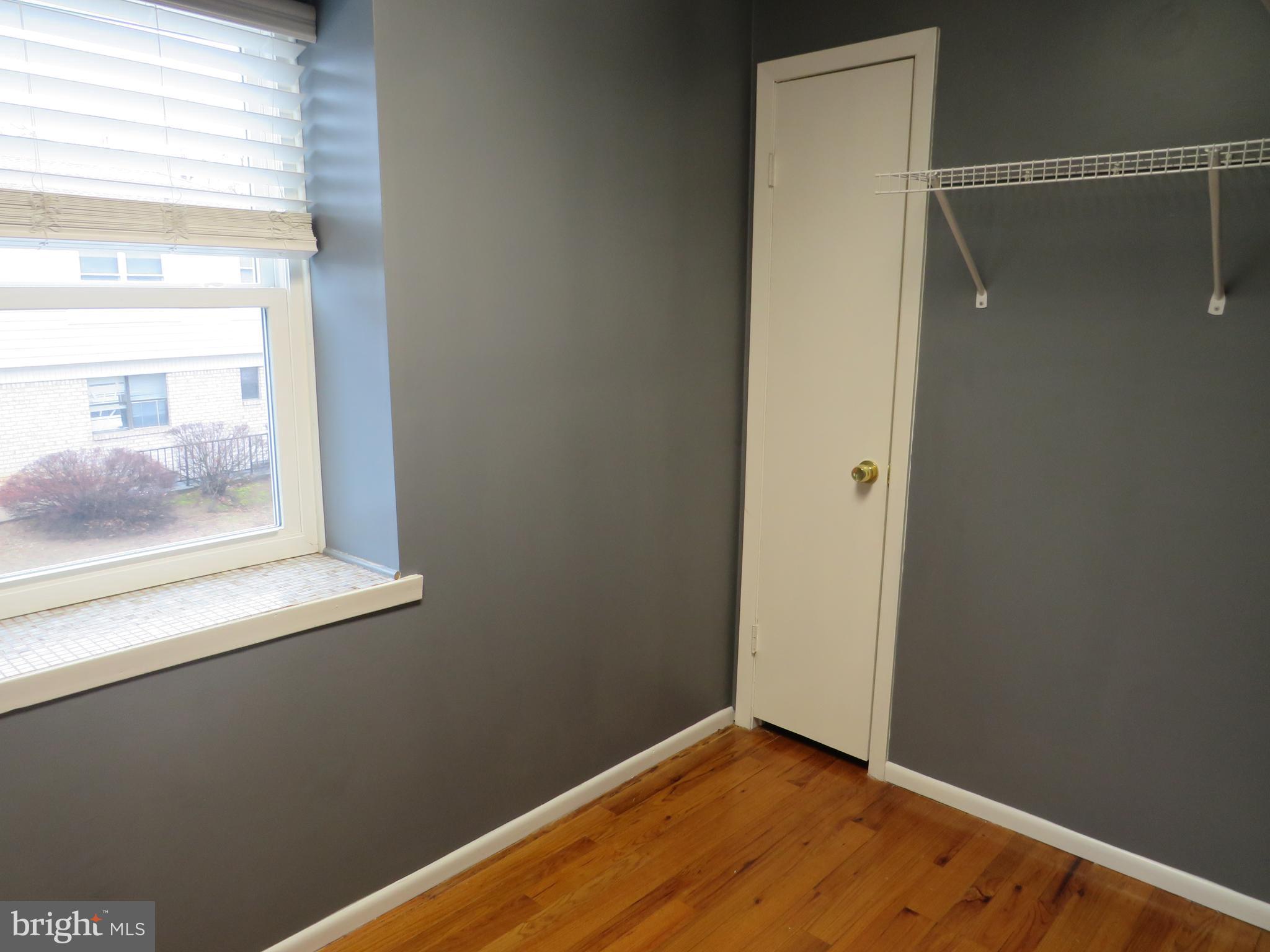 1816 Silver Court Hamilton, NJ 08690 - Photo 10 of 38