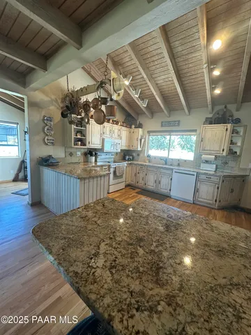 $595,000 | 13502 South Burton Road, Mayer, AZ 86333