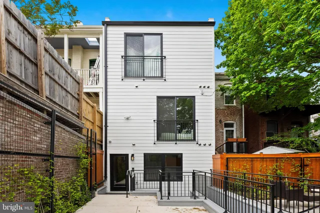 $599,900 | 647 G Street Southeast, Unit 2, Washington, DC 20003