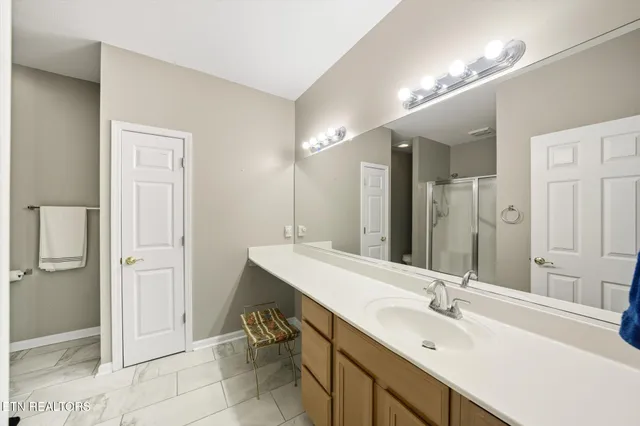 $327,500 | 7113 Winter Oaks Way, Unit 13, Knoxville, TN 37918