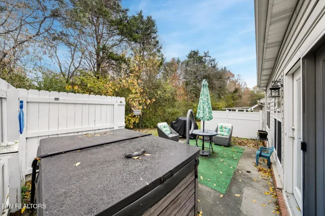 $327,500 | 7113 Winter Oaks Way, Unit 13, Knoxville, TN 37918