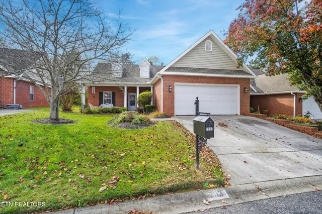 $327,500 | 7113 Winter Oaks Way, Unit 13, Knoxville, TN 37918