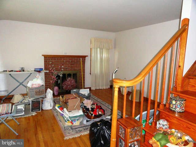11338 Manse Road Hagerstown, MD 21740 - Photo 8 of 11 Living Room