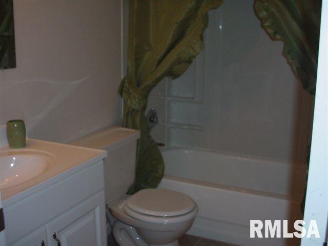211 Columbine Street Payson, IL 62360 - Photo 4 of 6 Gallery Image 4