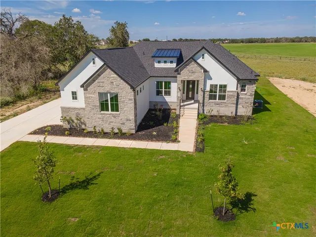 $629,000 | 254 Firewheel Loop, Floresville, TX 78114
