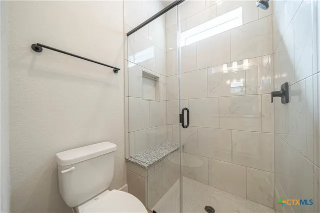 $629,000 | 254 Firewheel Loop, Floresville, TX 78114