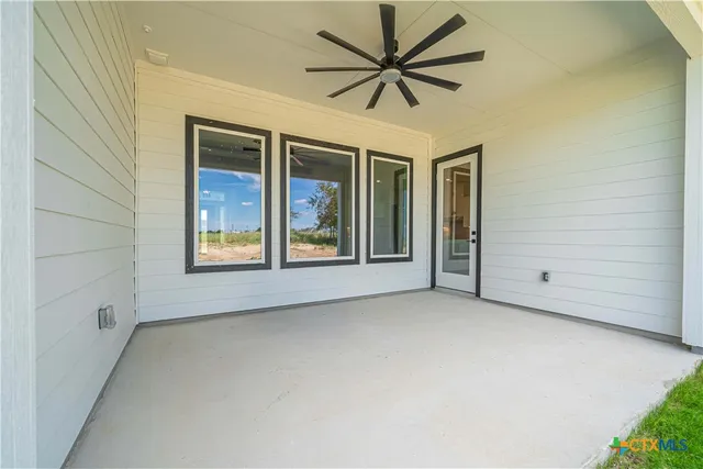 $629,000 | 254 Firewheel Loop, Floresville, TX 78114