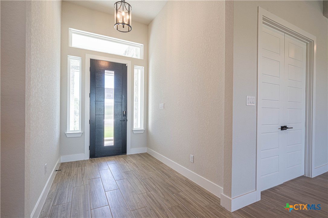 254 Firewheel Loop Floresville, TX 78114 - Photo 4 of 31