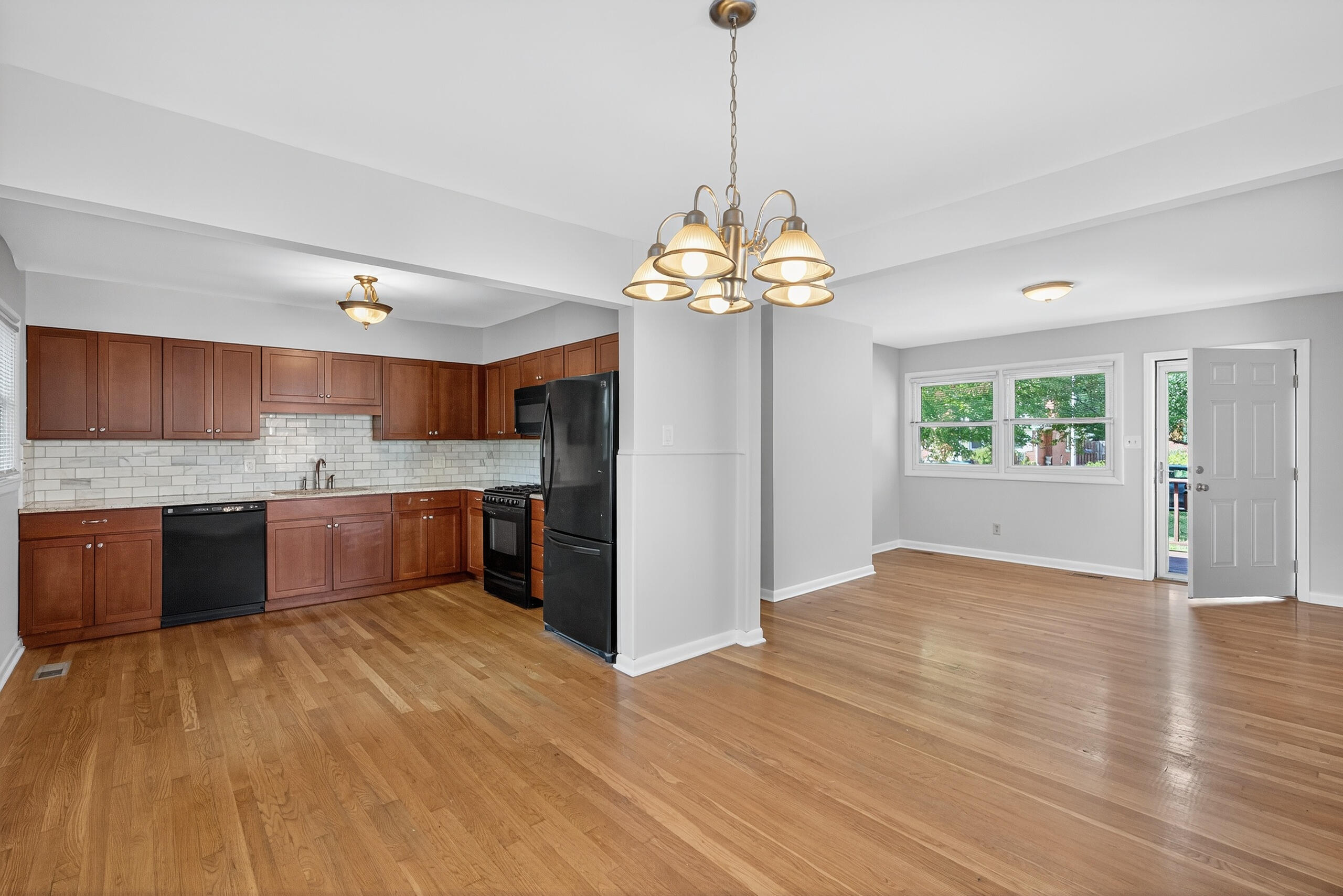 965 Fredericksburg Road Lexington, KY 40504 - Photo 2 of 29 965fredericksburg08