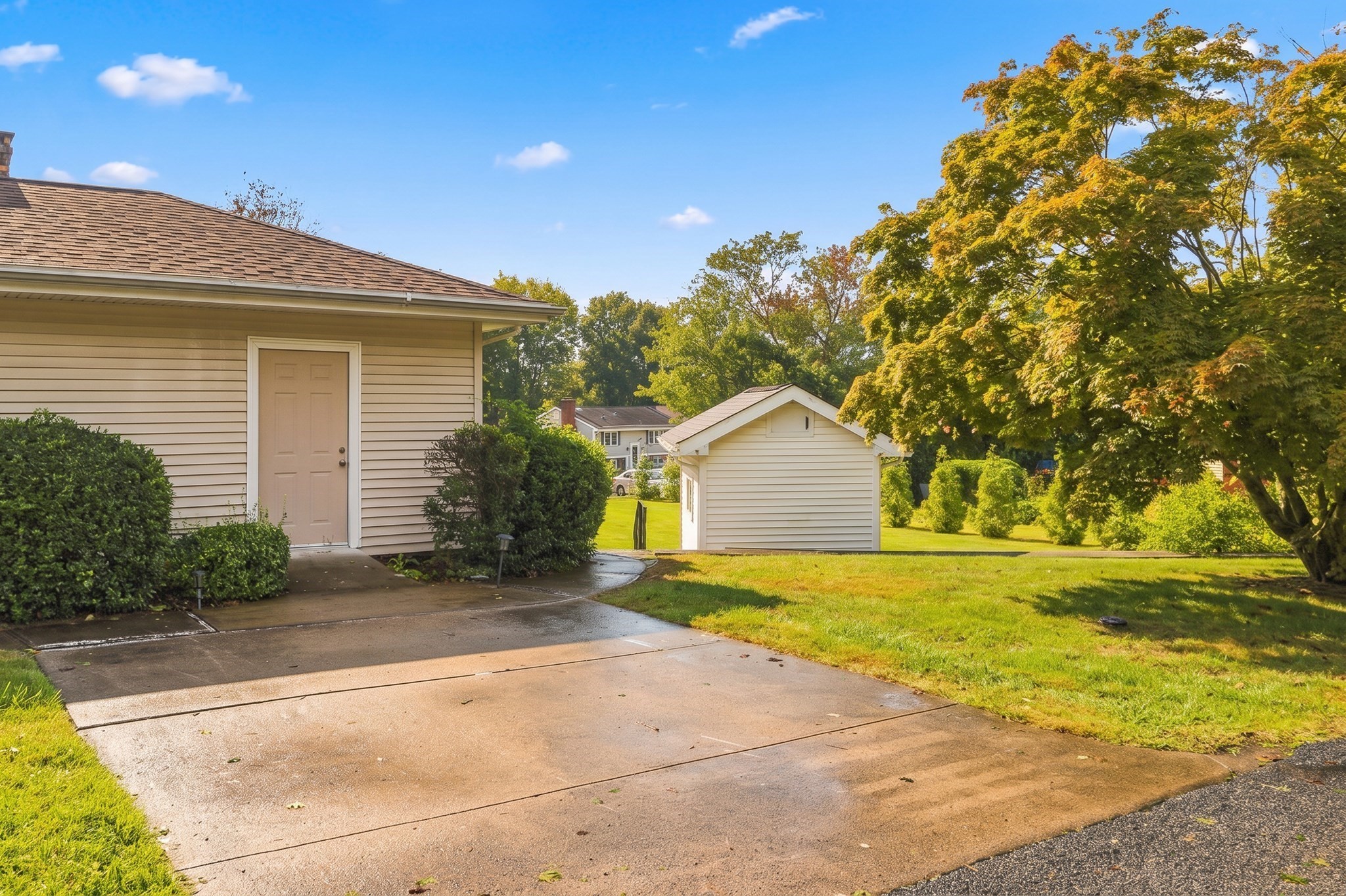 131 Valley Road Somerset, MA 02726 - Photo 5 of 42 Gallery Image 5