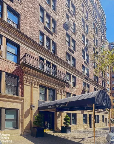 $670,000 | 205 East 69th Street, Unit 8G | Lenox Hill