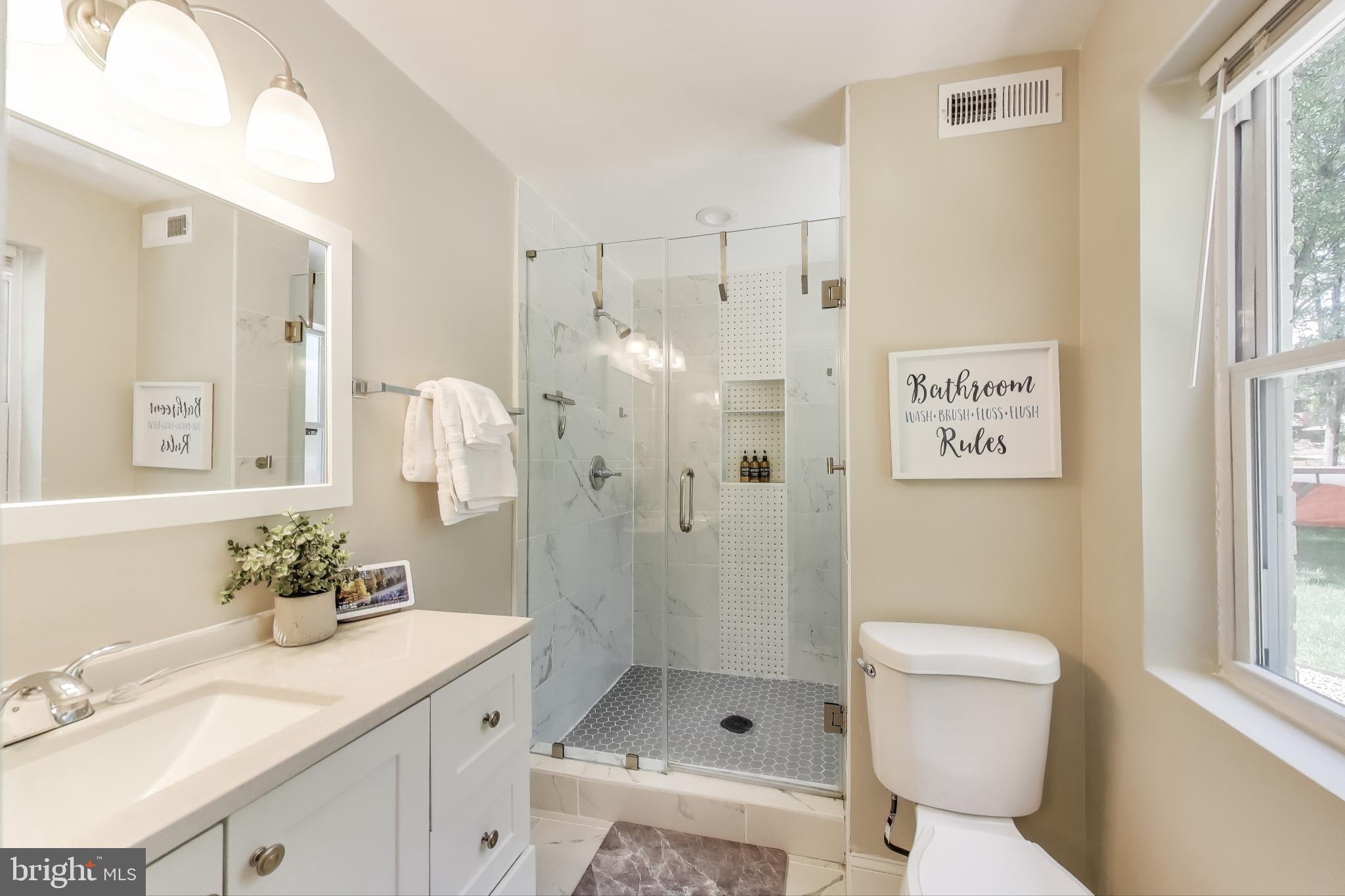 213 Swan Creek Road Fort Washington, MD 20744 - Photo 13 of 44 Primary En Suite Bathroom