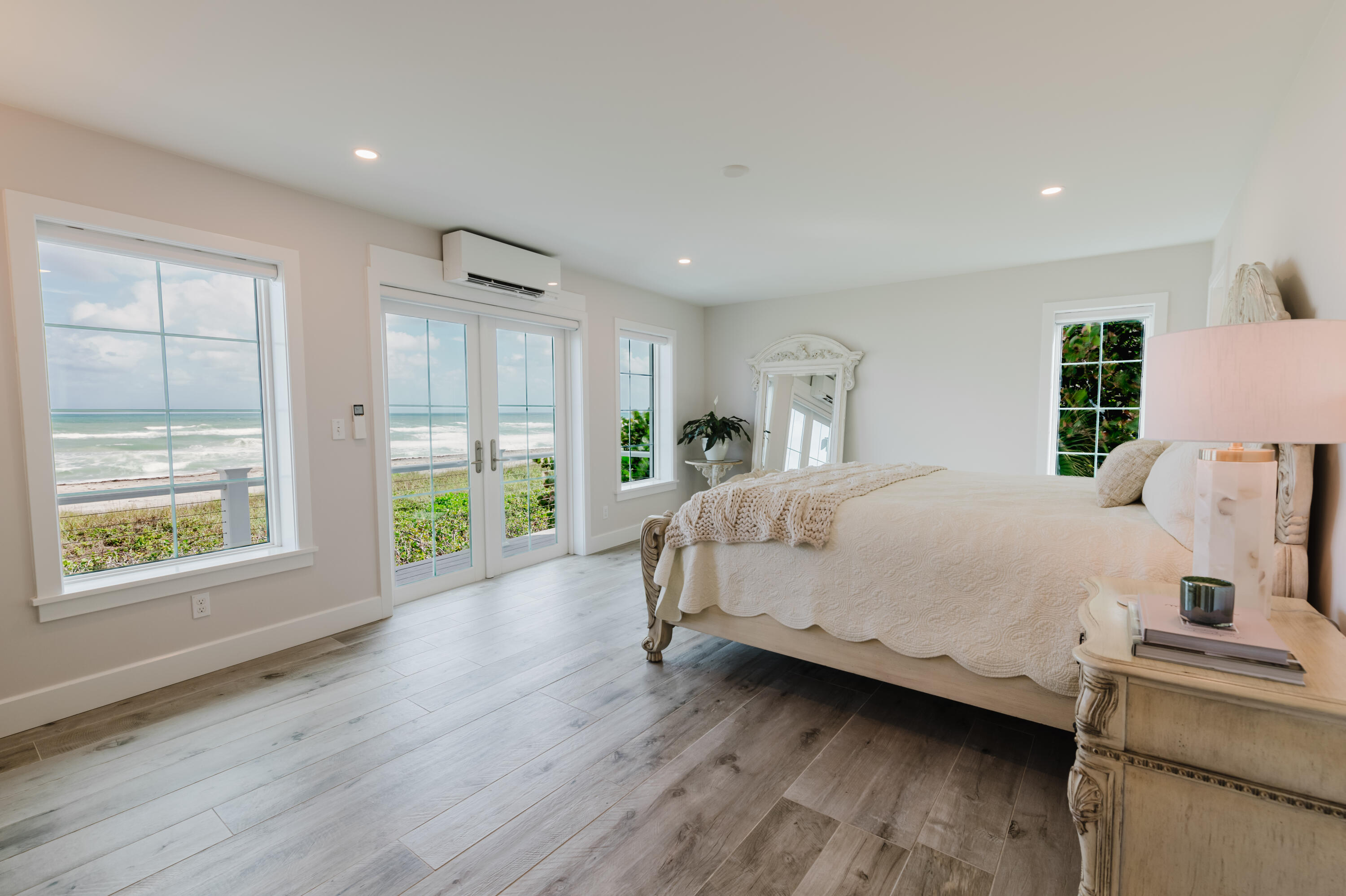 113 North Beach Road Jupiter Island, FL 33455 - Photo 41 of 65 33 Primary Bedroom